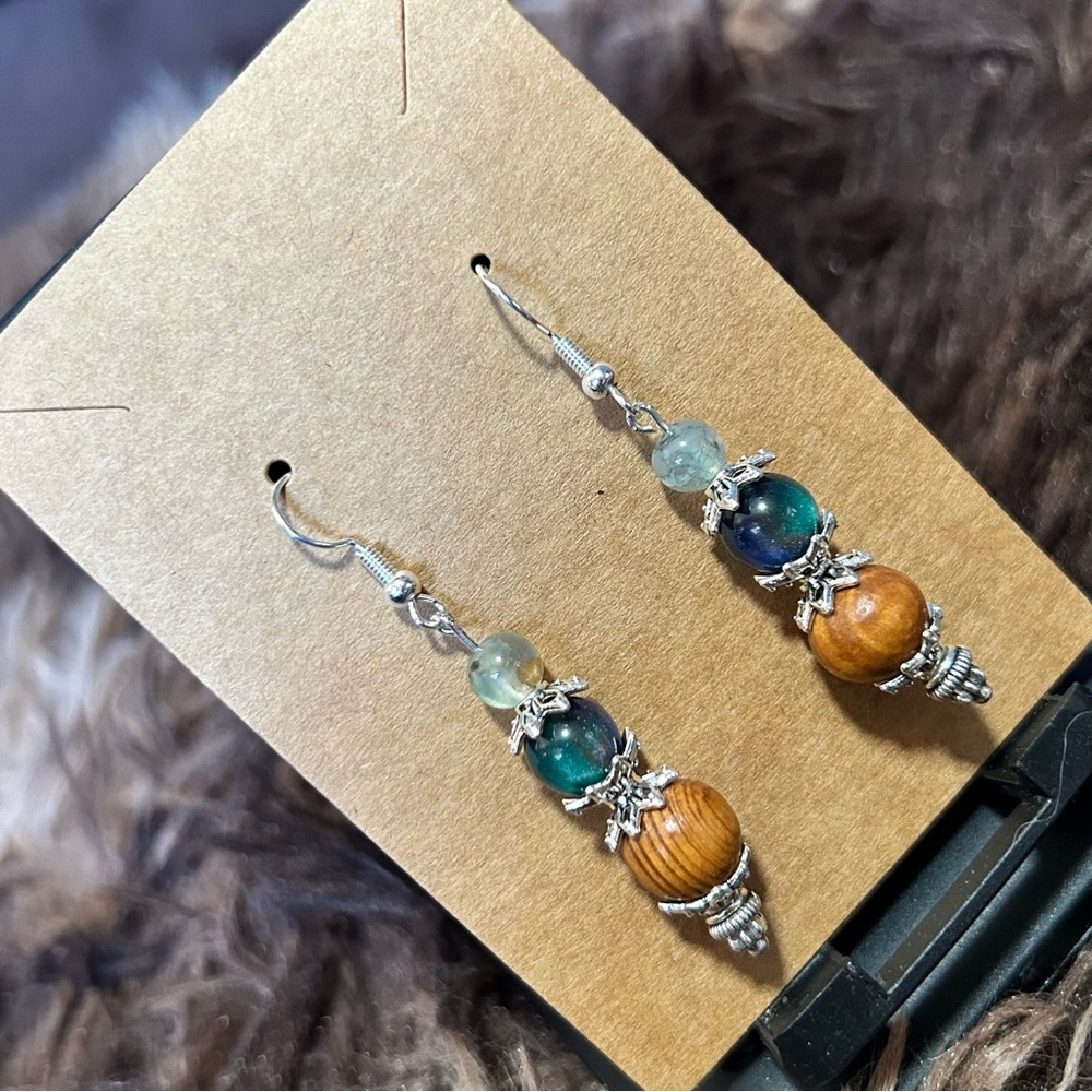 Handcrafted vintage wood bead dragon vein agate cat eye earrings